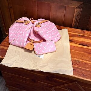 Stylish Pink Designer Women's Bag Set